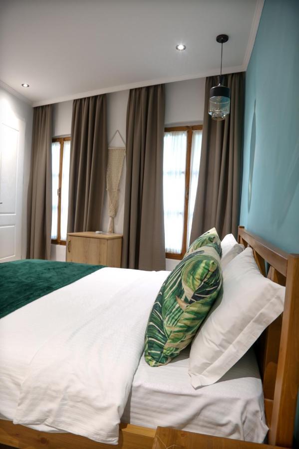 Agora Bed & Breakfast Vlorë Esterno foto