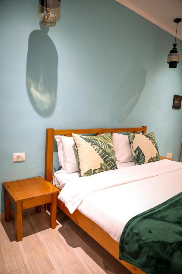 Agora Bed & Breakfast Vlorë Esterno foto