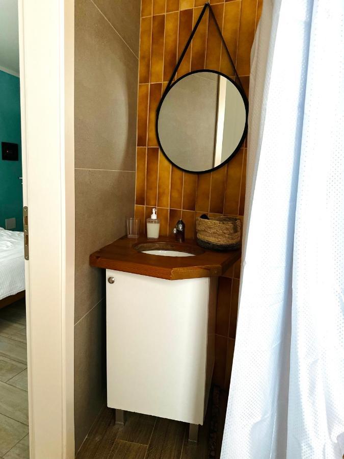 Agora Bed & Breakfast Vlorë Esterno foto
